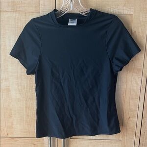 Endless Waves juniors M (7-9) black short sleeve swim top